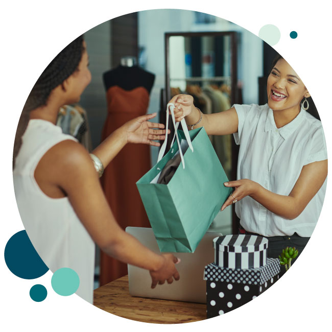 Friends shopping together 